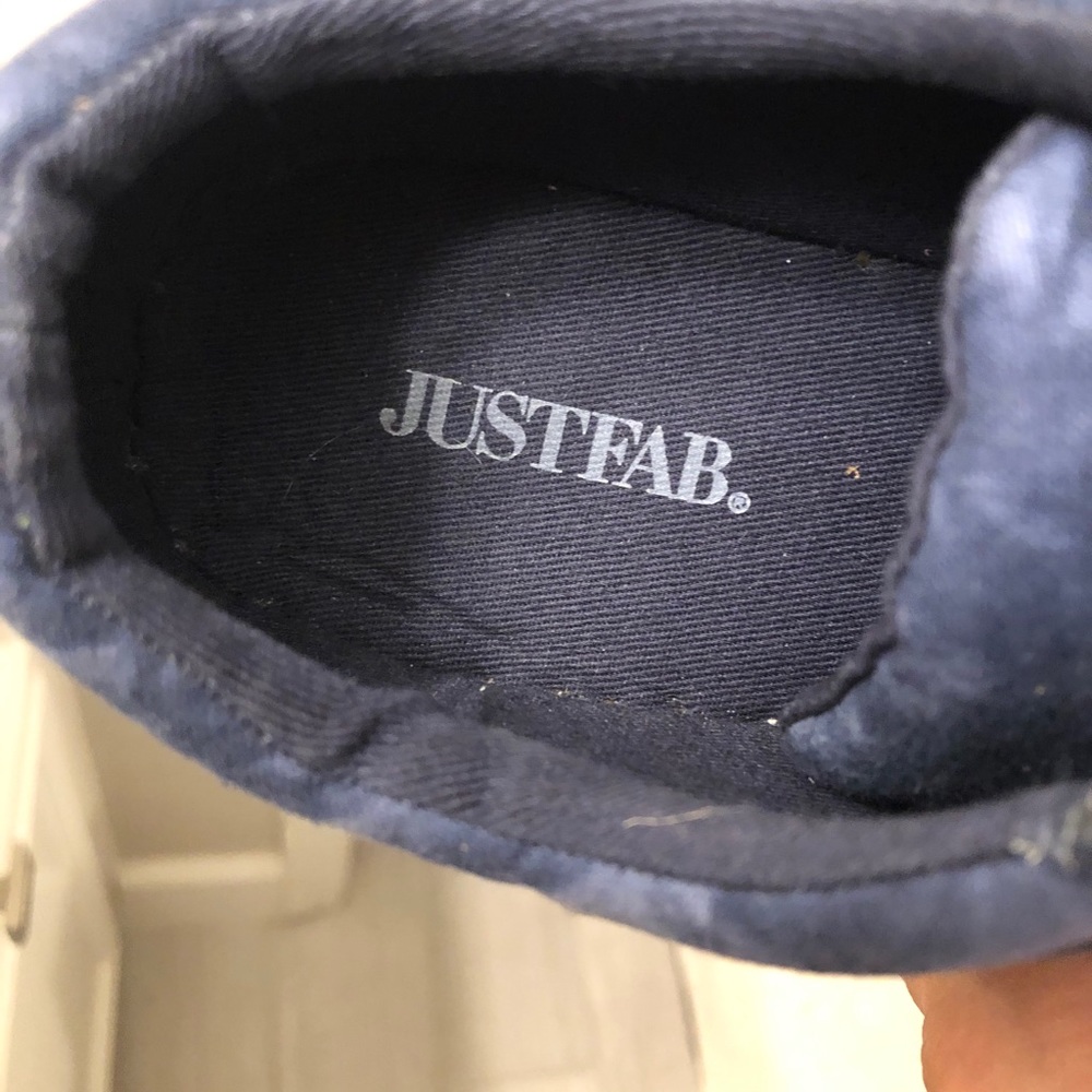Shoes - Picture 4 of 5